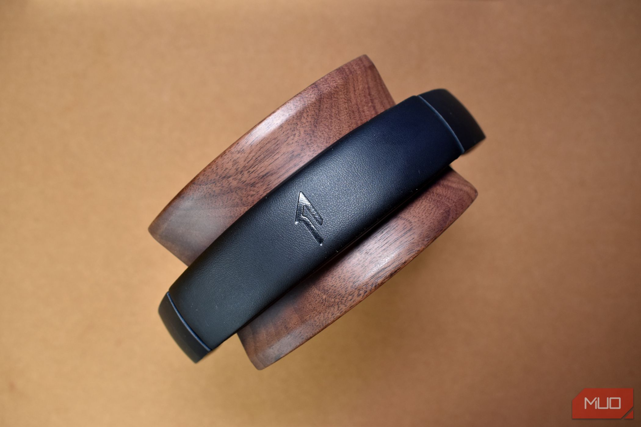 /bc/images/1more-sonoflow-se-top-down-view-of-adjustable-headband.jpg /bc/images/1more-sonoflow-se-top-down-view-of-adjustable-headband.jpg