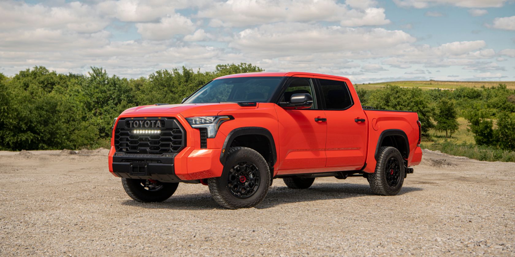 /bc/images/2023_trdpro_solaroctane_family_006.jpg /bc/images/2023_trdpro_solaroctane_family_006.jpg