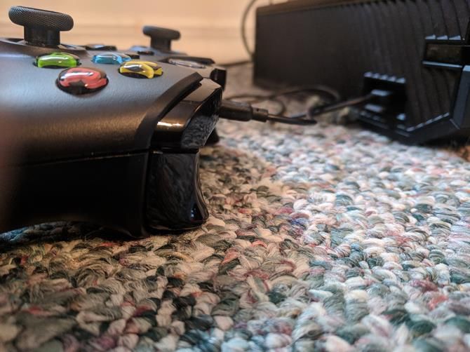 /bc/images/Xbox-One-Controller-Connected-Cable.jpg /bc/images/Xbox-One-Controller-Connected-Cable.jpg