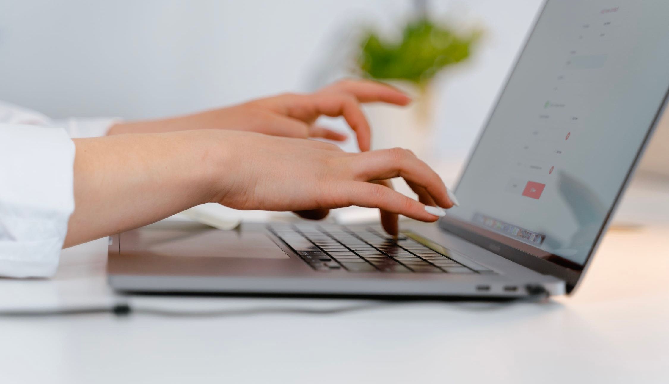 /bc/images/a-person-typing-with-two-fingers-on-a-keyboard.jpg /bc/images/a-person-typing-with-two-fingers-on-a-keyboard.jpg
