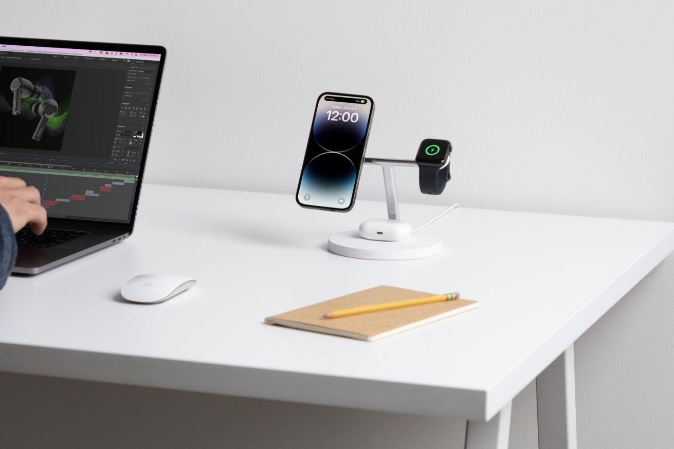 /bc/images/belkin-3-in-1-wireless-charger-with-magsafe-2nd-gen-desk.jpg /bc/images/belkin-3-in-1-wireless-charger-with-magsafe-2nd-gen-desk.jpg