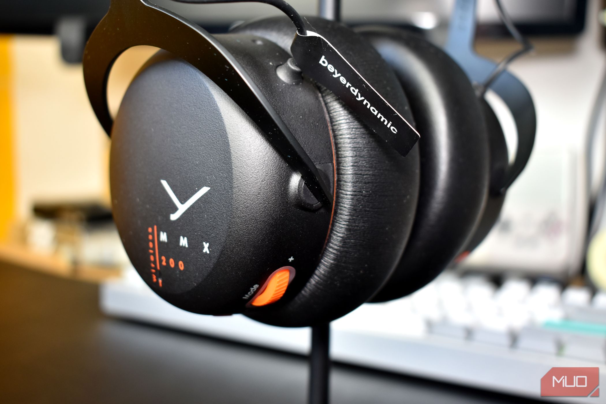 /bc/images/beyerdynamic-mmx-200-on-headphone-stand-on-desk.jpg /bc/images/beyerdynamic-mmx-200-on-headphone-stand-on-desk.jpg