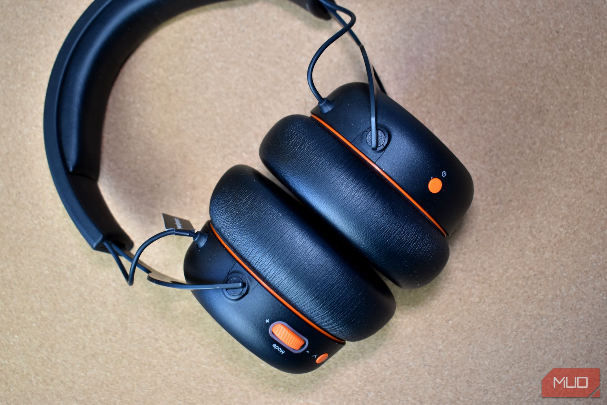 /bc/images/beyerdynamic-mmx-200-thick-earcup-padding-top-down-view.jpg /bc/images/beyerdynamic-mmx-200-thick-earcup-padding-top-down-view.jpg