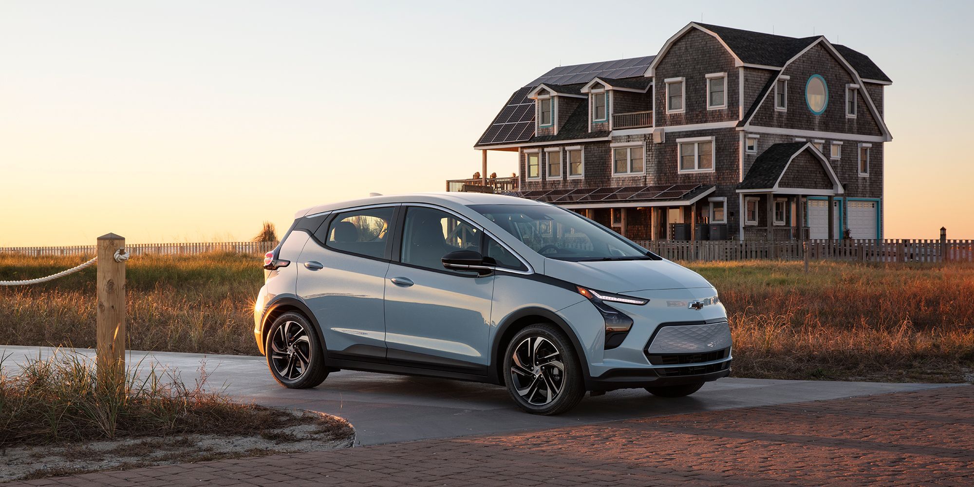 /bc/images/chevvy-bolt-2022-model-outside-big-house.jpg /bc/images/chevvy-bolt-2022-model-outside-big-house.jpg