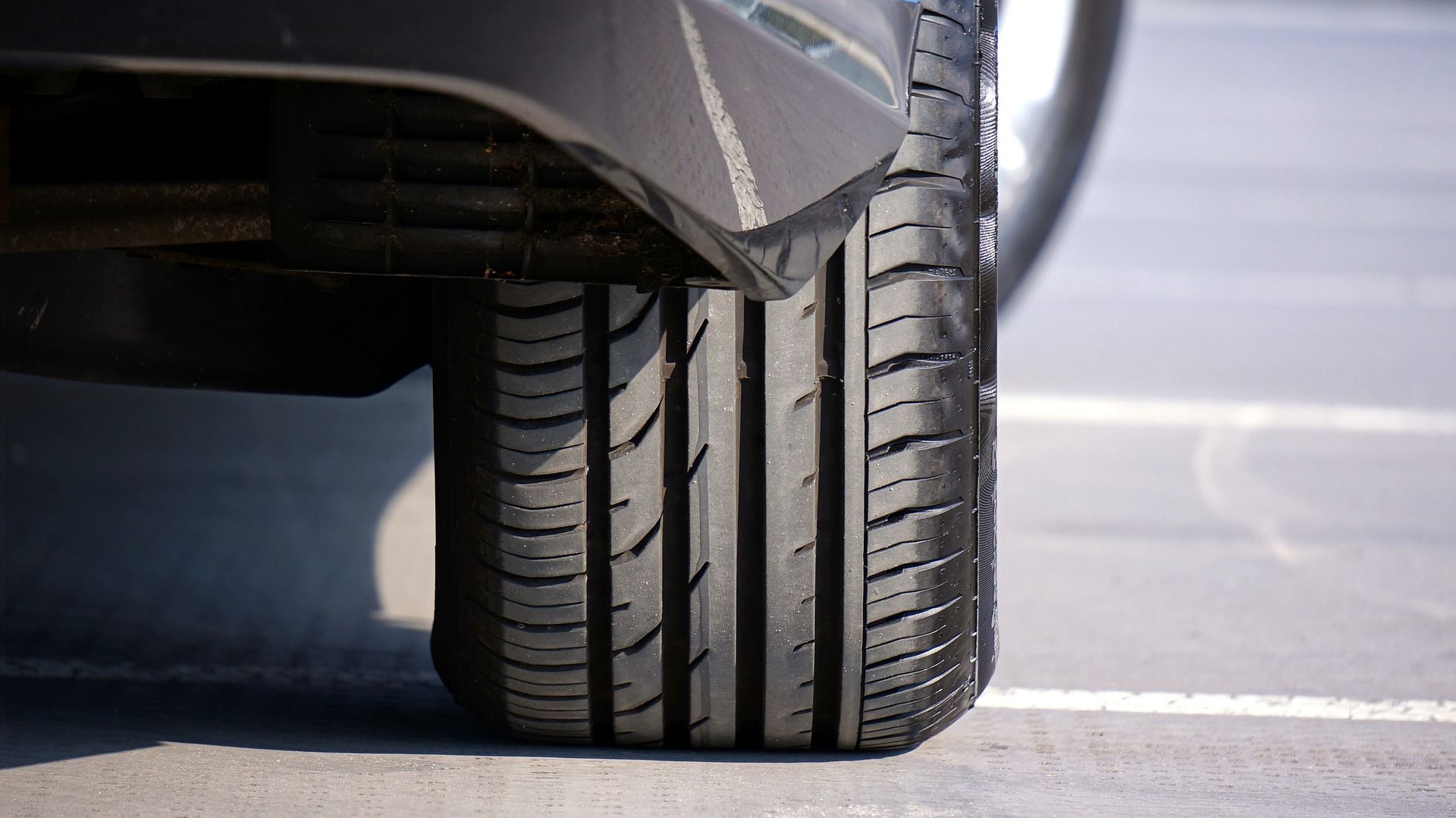 /bc/images/close-up-of-a-car-tire.jpg /bc/images/close-up-of-a-car-tire.jpg