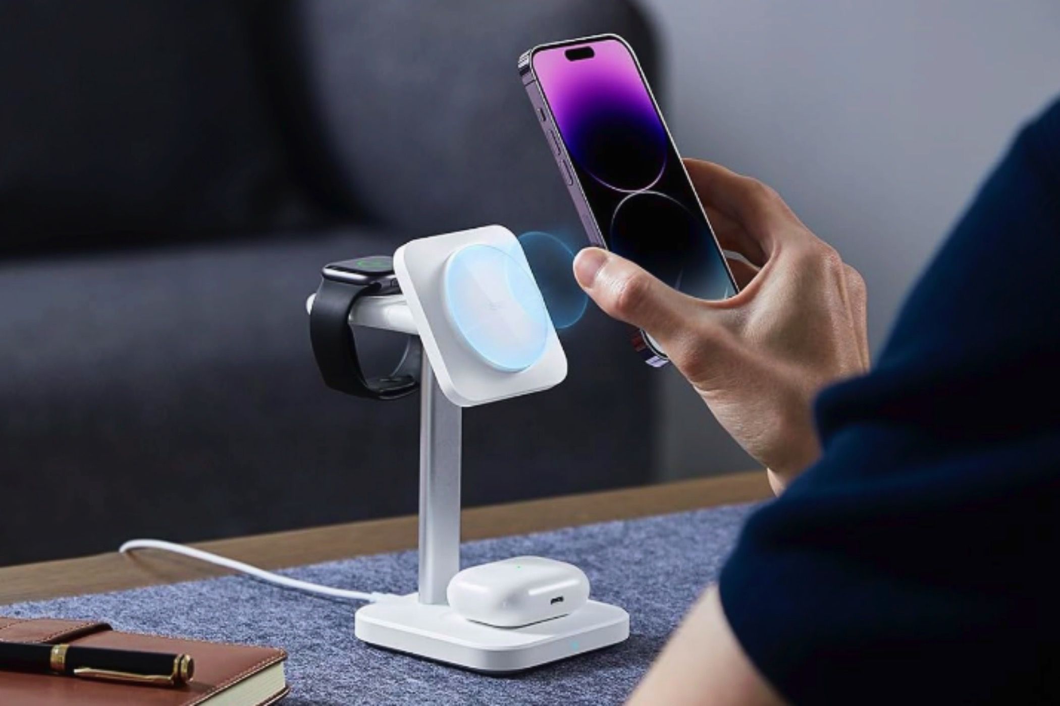 /bc/images/esr-halolock-3-in-1-watch-wireless-charging-set.jpg /bc/images/esr-halolock-3-in-1-watch-wireless-charging-set.jpg