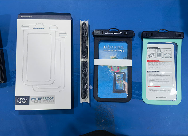 /bc/images/hiearcool-waterproof-phone-pouch-packaging-and-contents.png /bc/images/hiearcool-waterproof-phone-pouch-packaging-and-contents.png