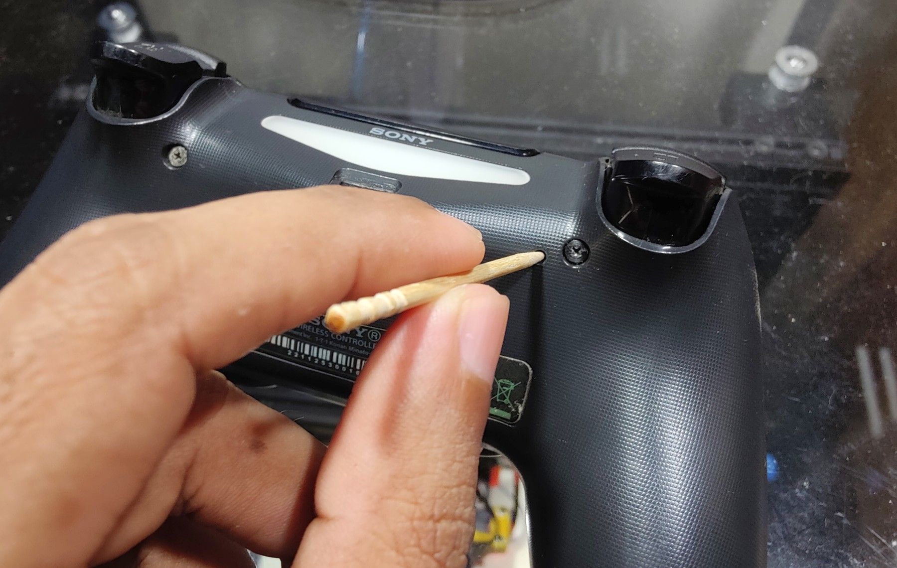 /bc/images/how_to_reset_ps4_controller.jpg /bc/images/how_to_reset_ps4_controller.jpg