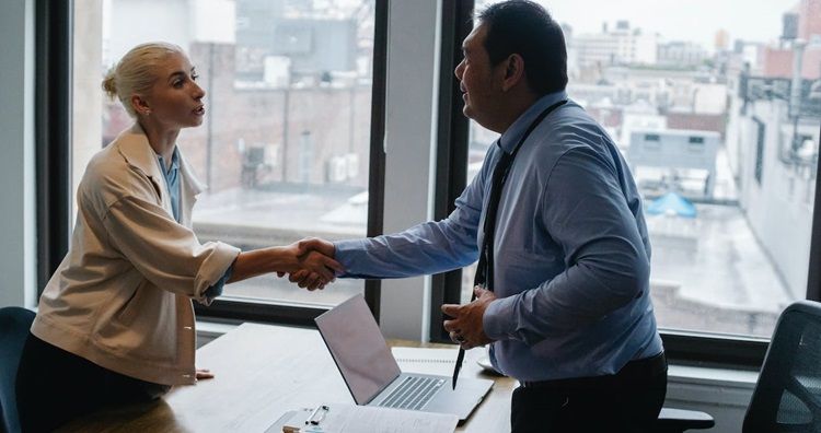/bc/images/image-of-a-man-and-woman-shaking-hands-before-a-meeting.jpg /bc/images/image-of-a-man-and-woman-shaking-hands-before-a-meeting.jpg