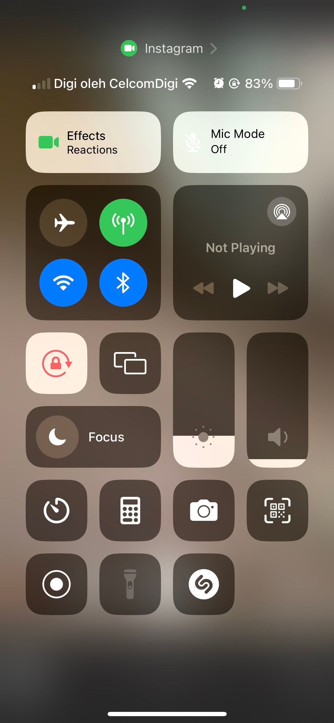 /bc/images/iphone-control-center-with-video-effects-settings.JPEG