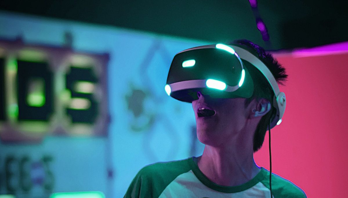 /bc/images/man-wearing-vr-set.jpg /bc/images/man-wearing-vr-set.jpg