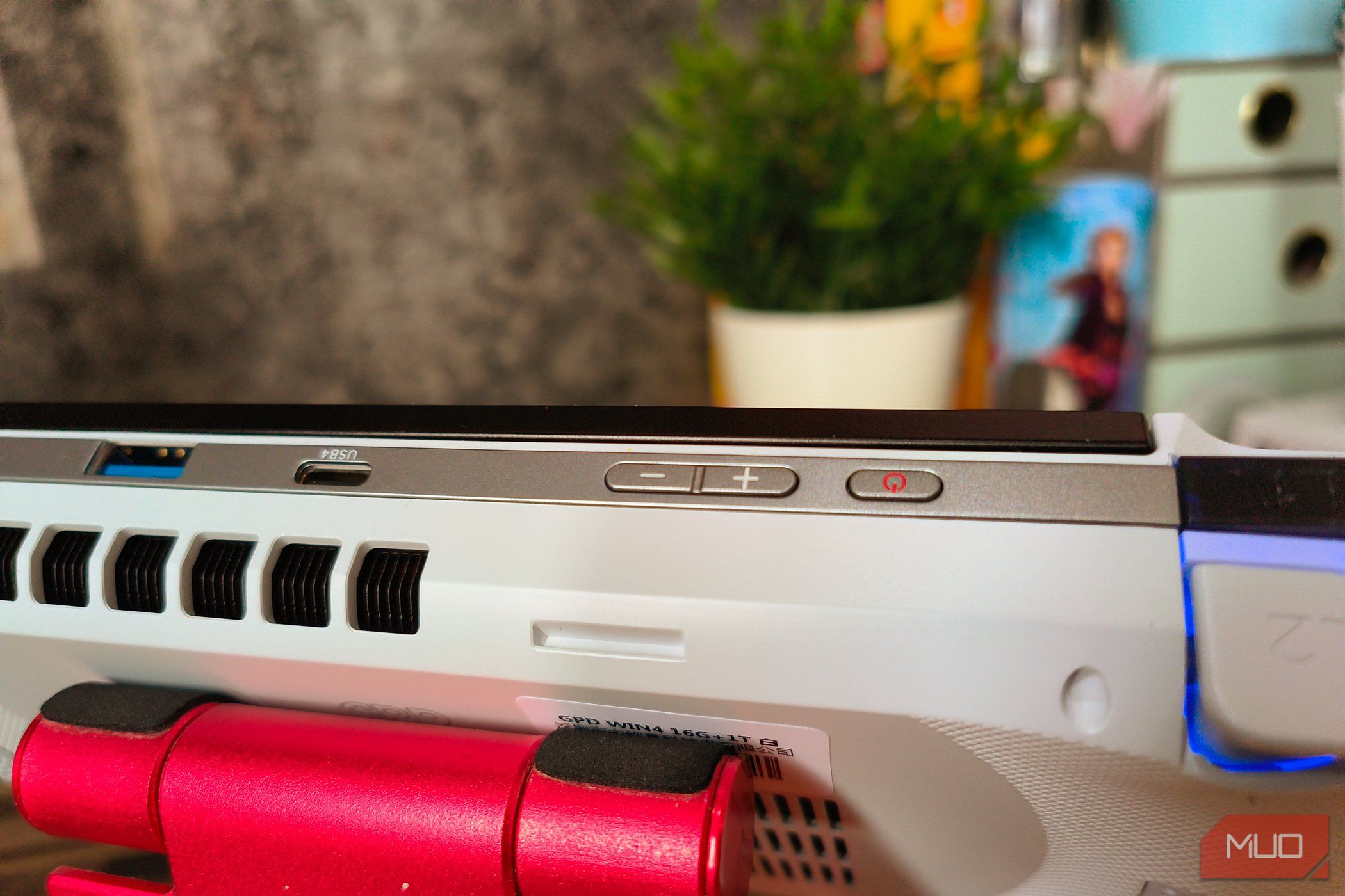 /bc/images/muo-review-gpd-win-4-left-power.jpg /bc/images/muo-review-gpd-win-4-left-power.jpg