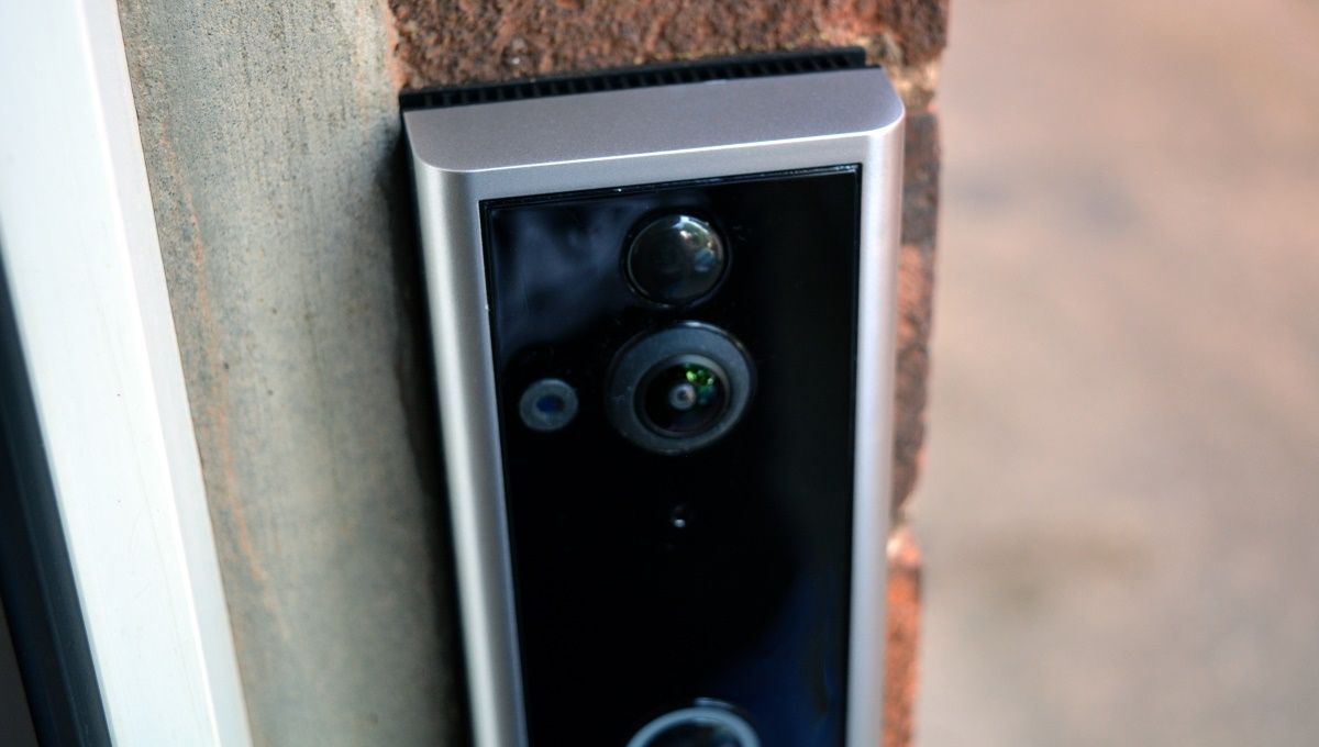 /bc/images/muo-spotcam-doorbell-ring2-lens-1.jpg