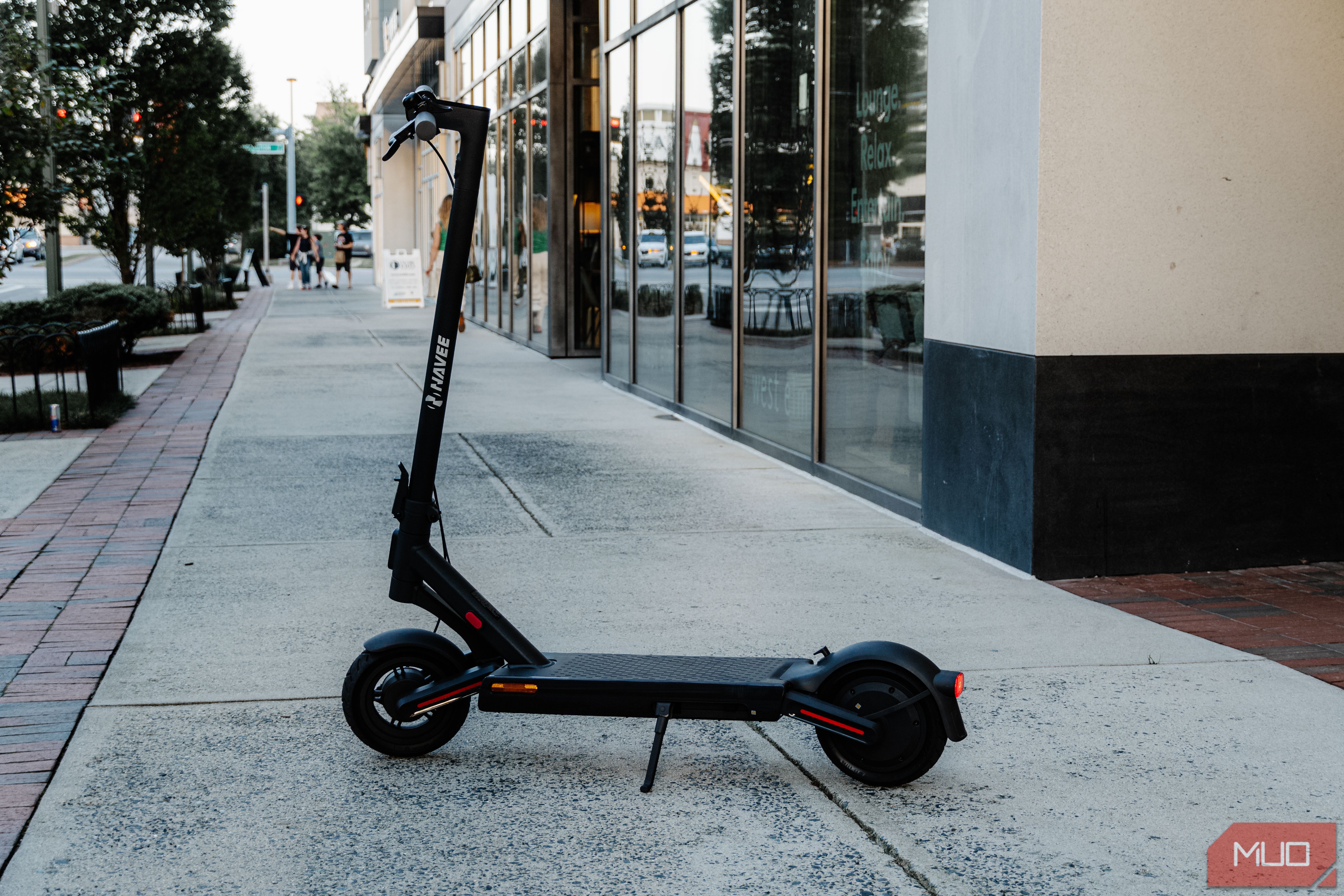 /bc/images/navee-s65c-on-a-city-side-walk-3.jpg /bc/images/navee-s65c-on-a-city-side-walk-3.jpg