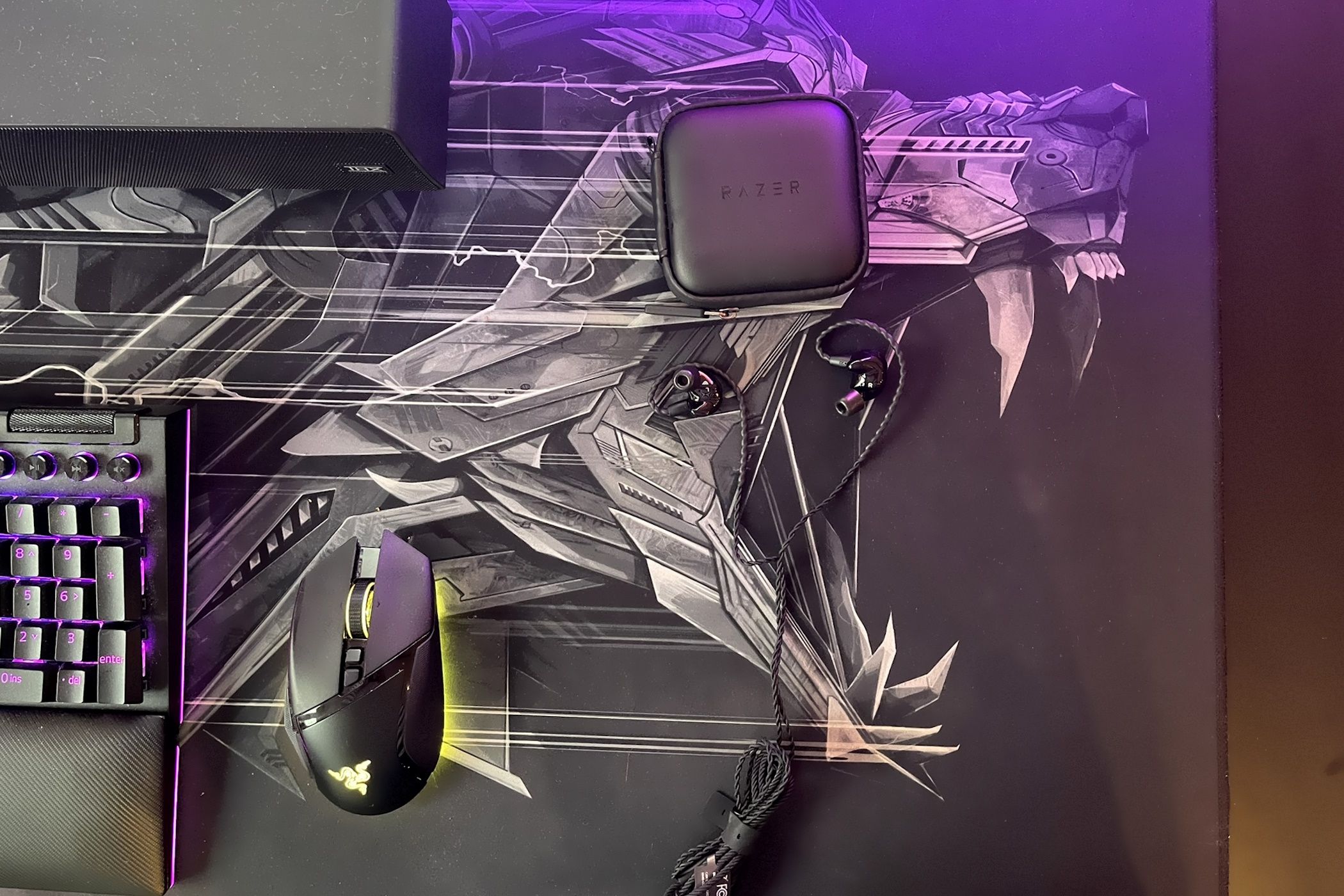 /bc/images/razer-moray-with-cable.jpg /bc/images/razer-moray-with-cable.jpg