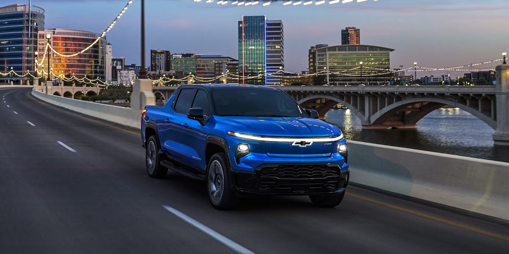 /bc/images/silverado-ev-rst-driving-in-the-city.jpg /bc/images/silverado-ev-rst-driving-in-the-city.jpg