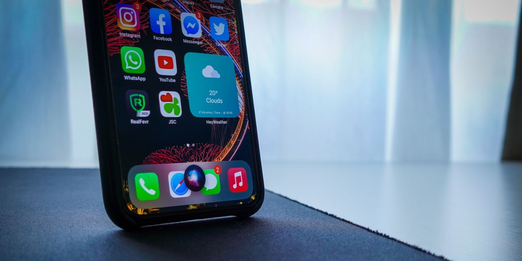 /bc/images/siri-running-on-an-iphone-placed-on-a-desk.jpg /bc/images/siri-running-on-an-iphone-placed-on-a-desk.jpg