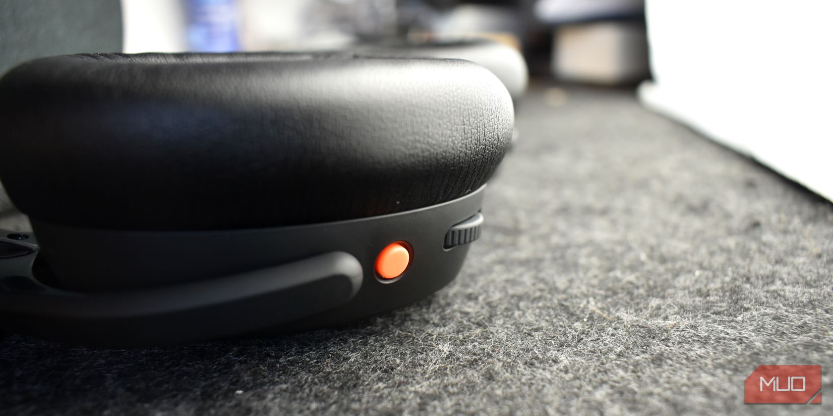 /bc/images/skullcandy-crusher-anc-2-bottom-of-left-ear-cup-close-up.jpg /bc/images/skullcandy-crusher-anc-2-bottom-of-left-ear-cup-close-up.jpg