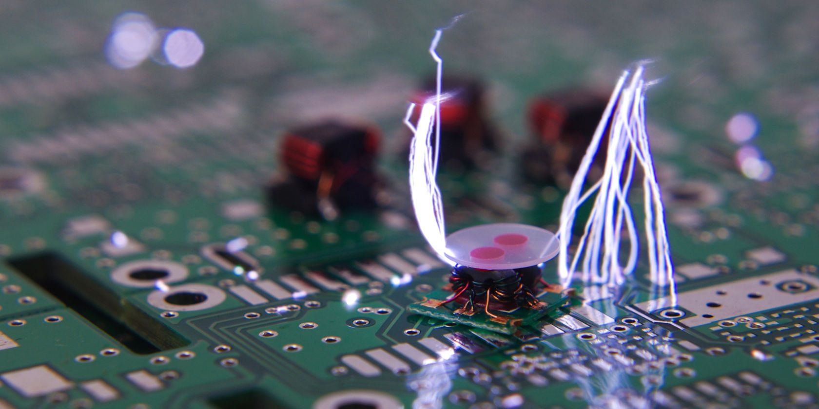 /bc/images/static-electricity-motherboard-computer-featured.jpg /bc/images/static-electricity-motherboard-computer-featured.jpg