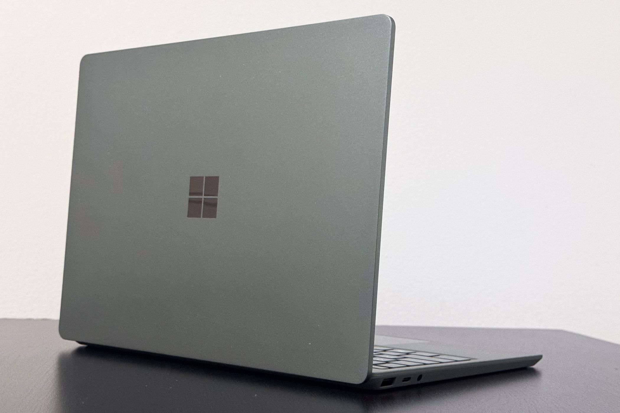 /bc/images/surface-laptop-go-3-back-2.jpg /bc/images/surface-laptop-go-3-back-2.jpg