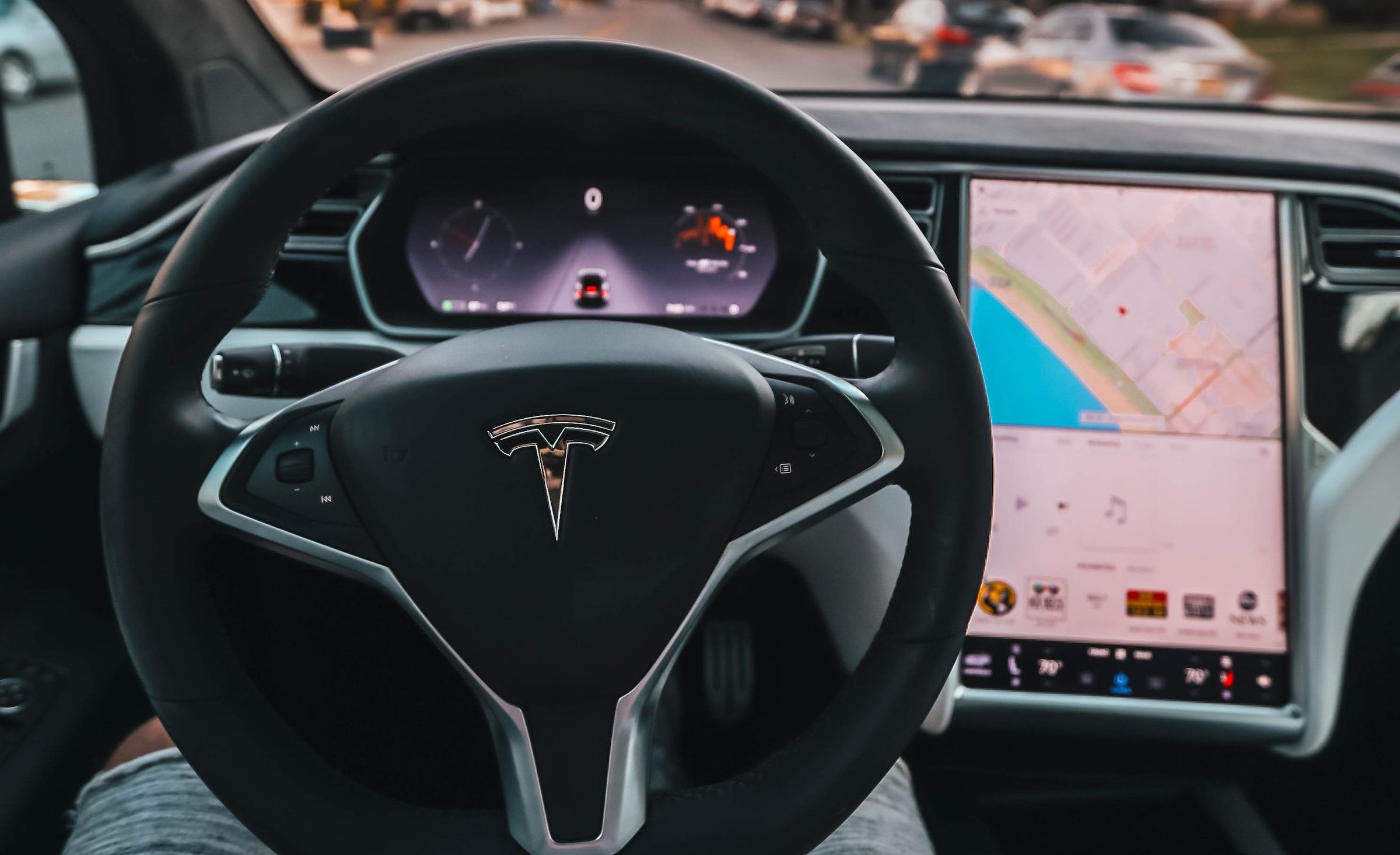 /bc/images/tesla-interior-wheel.jpg /bc/images/tesla-interior-wheel.jpg