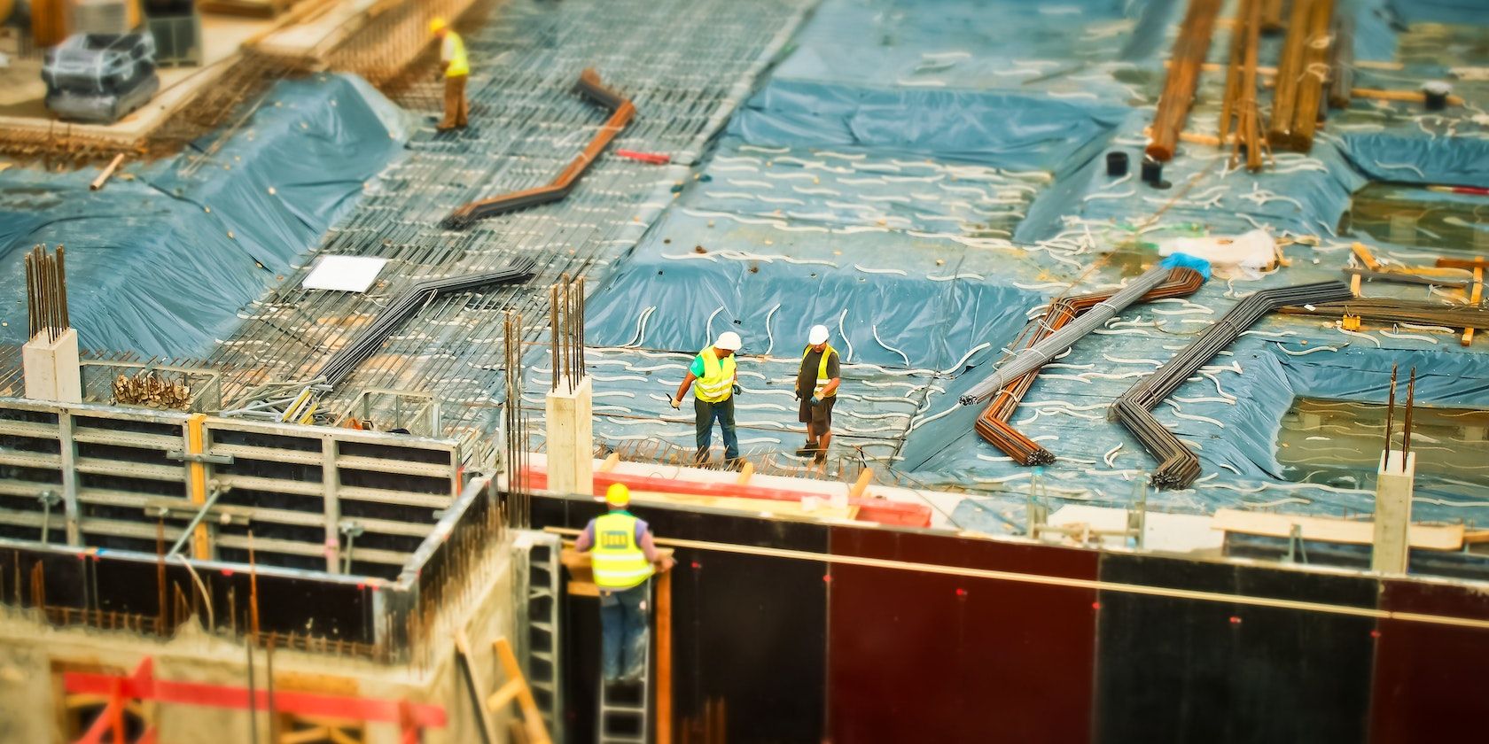 /bc/images/tilt-shifted-image-of-a-building-site.jpg