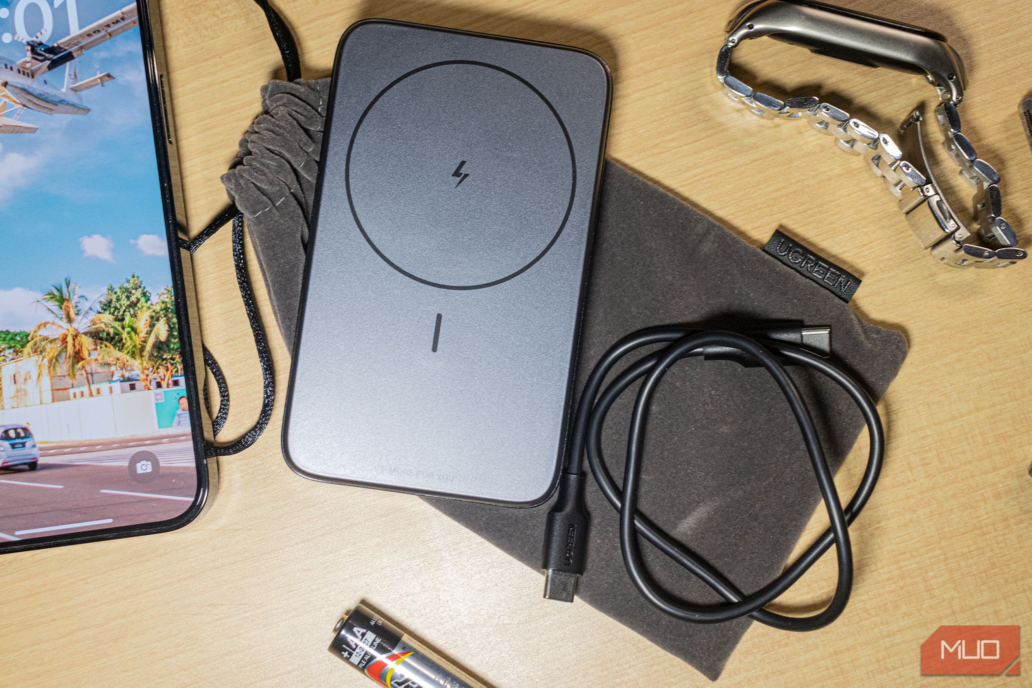 /bc/images/ugreen-magnetic-wireless-power-bank-with-carrying-pouch-and-charging-cable.jpg /bc/images/ugreen-magnetic-wireless-power-bank-with-carrying-pouch-and-charging-cable.jpg