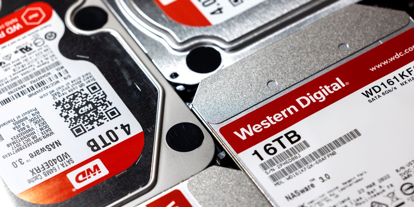 /bc/images/western-digital-nas-drives-with-high-capacities-pushed-together-as-a-grid.jpg /bc/images/western-digital-nas-drives-with-high-capacities-pushed-together-as-a-grid.jpg