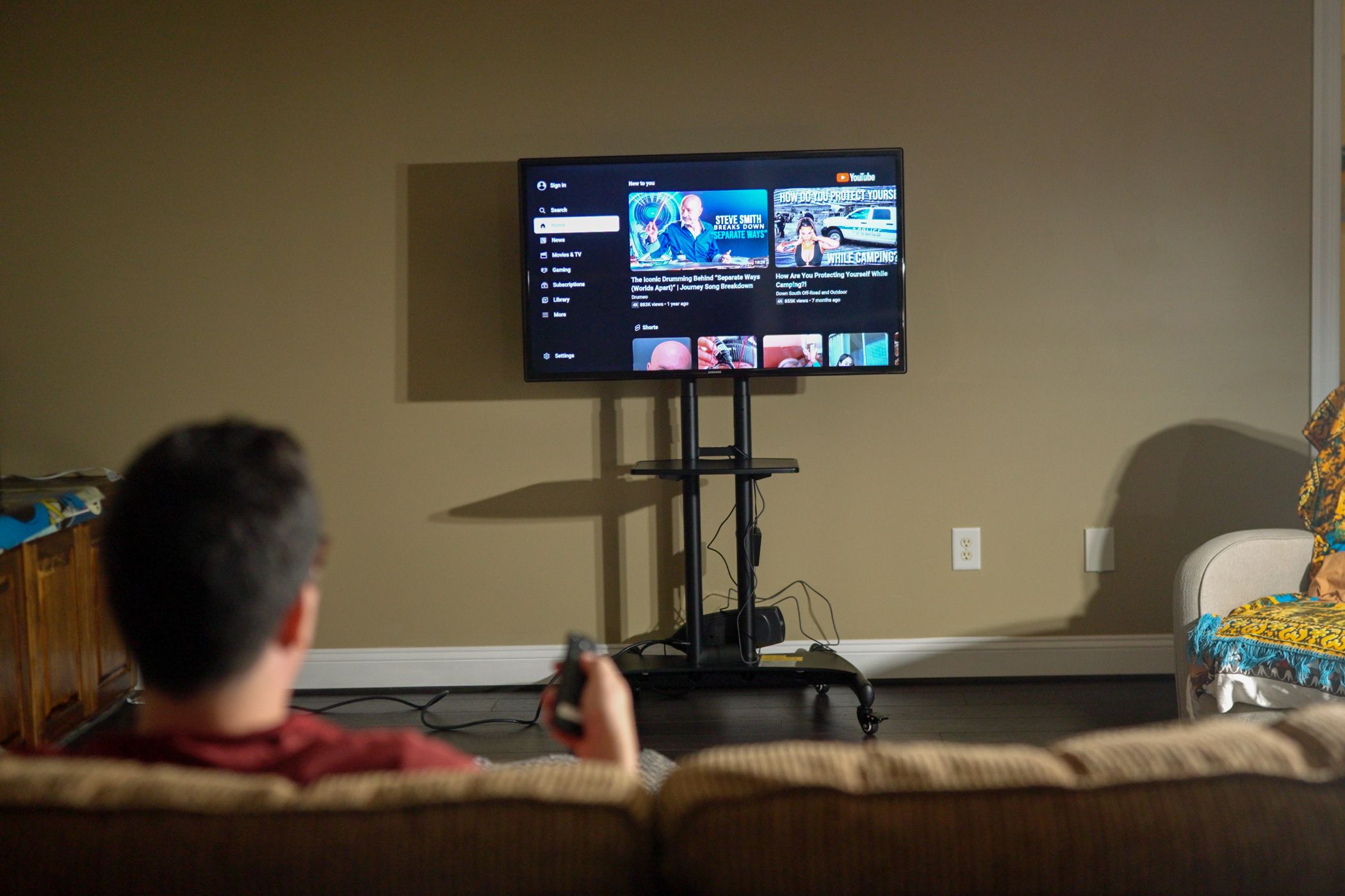 /bc/images/xgimi-horizon-ultra-small-samsung-tv-before.jpg /bc/images/xgimi-horizon-ultra-small-samsung-tv-before.jpg