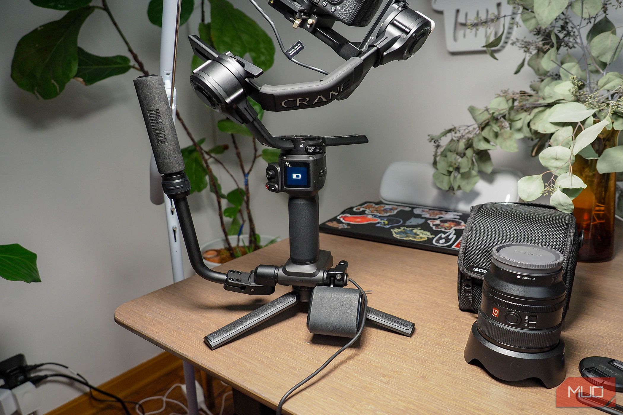 /bc/images/zhiyuncrane4_charging.jpg /bc/images/zhiyuncrane4_charging.jpg