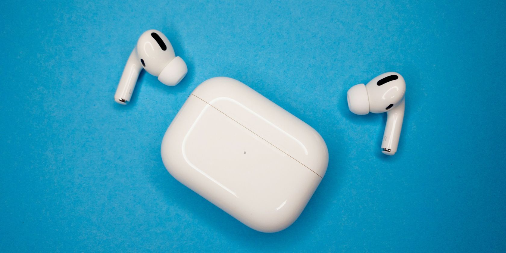 /nl/images/AirPods-Pro-on-blue-background.jpg