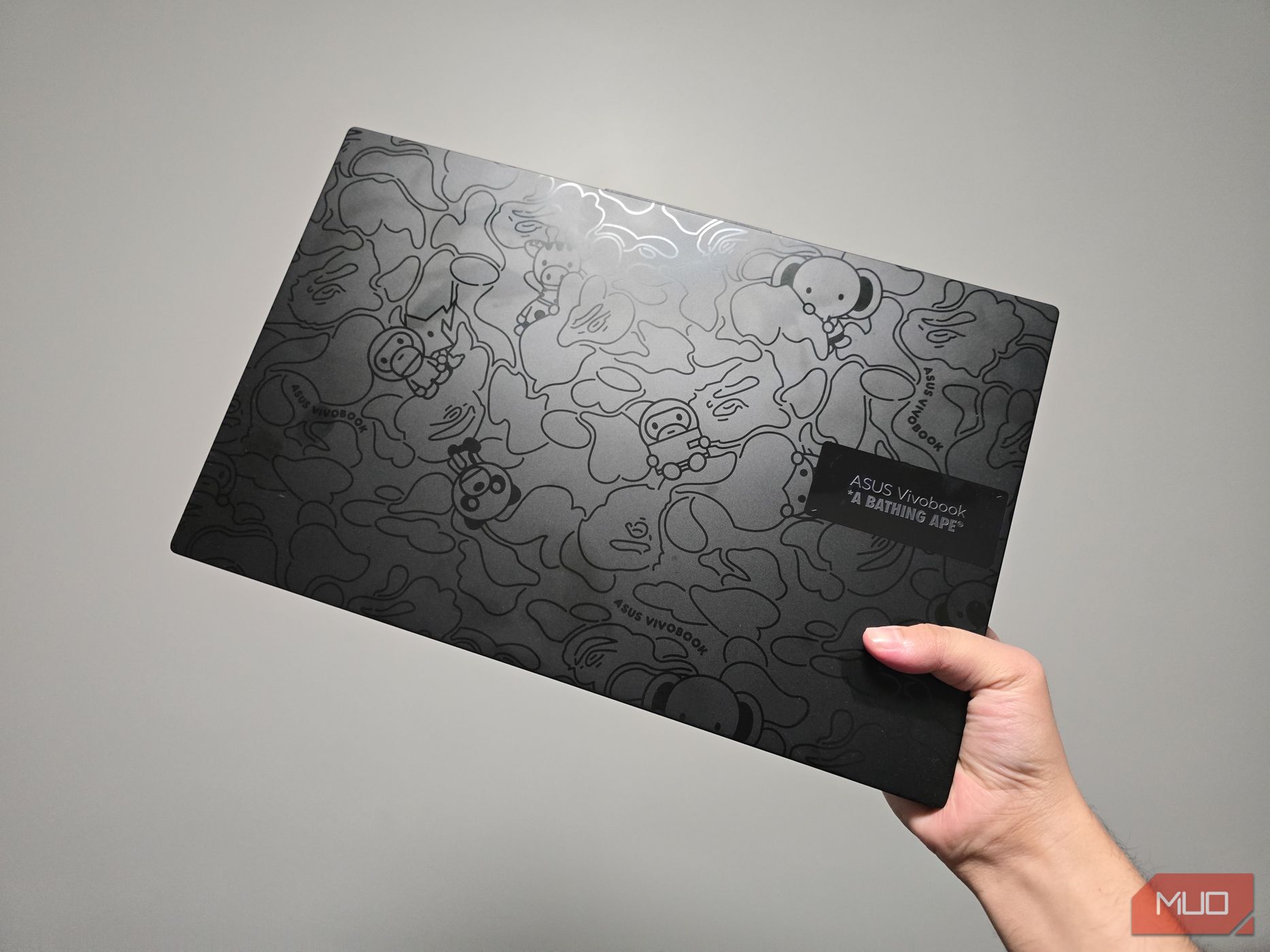 /nl/images/asus-vivobook-s-15-oled-backplate-2.jpg