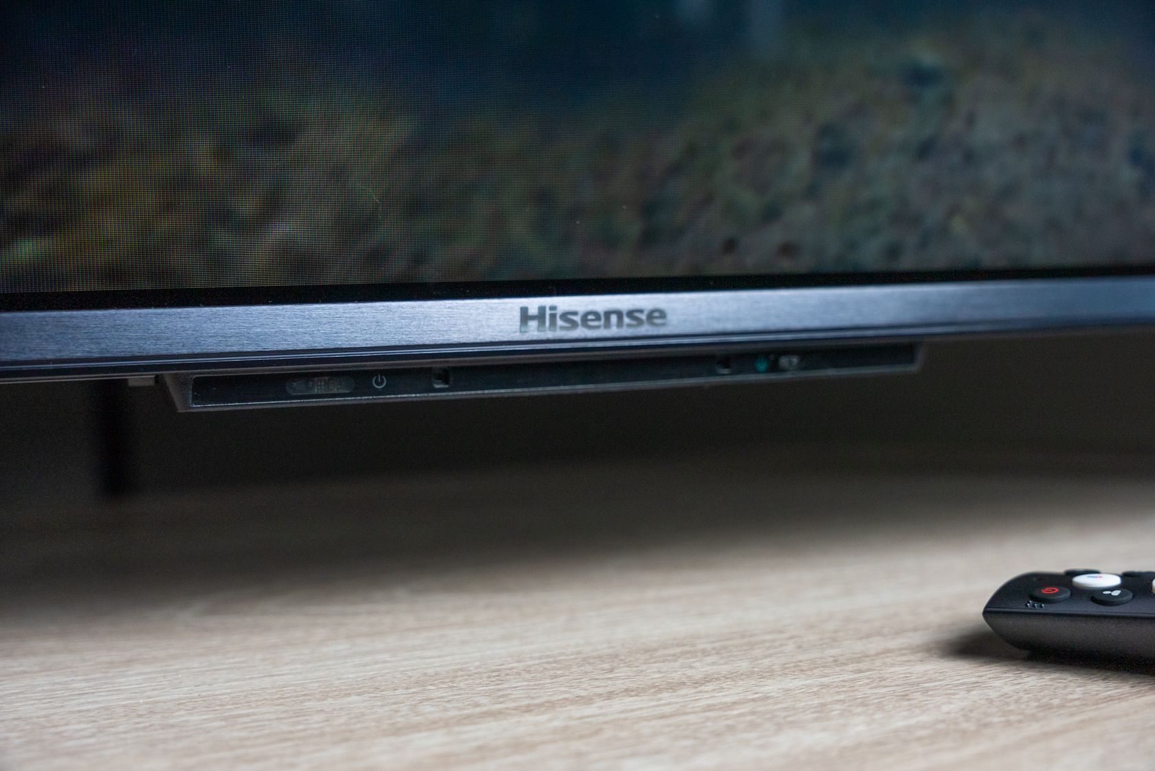 /nl/images/hisense-65u8k-physical-controls.jpg