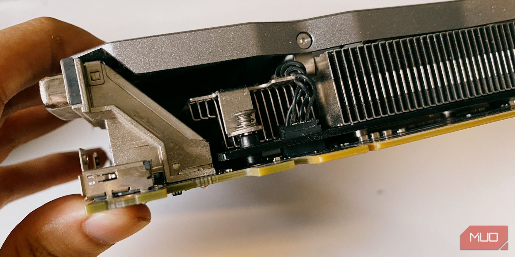 /nl/images/power-connector-on-graphics-card.JPG