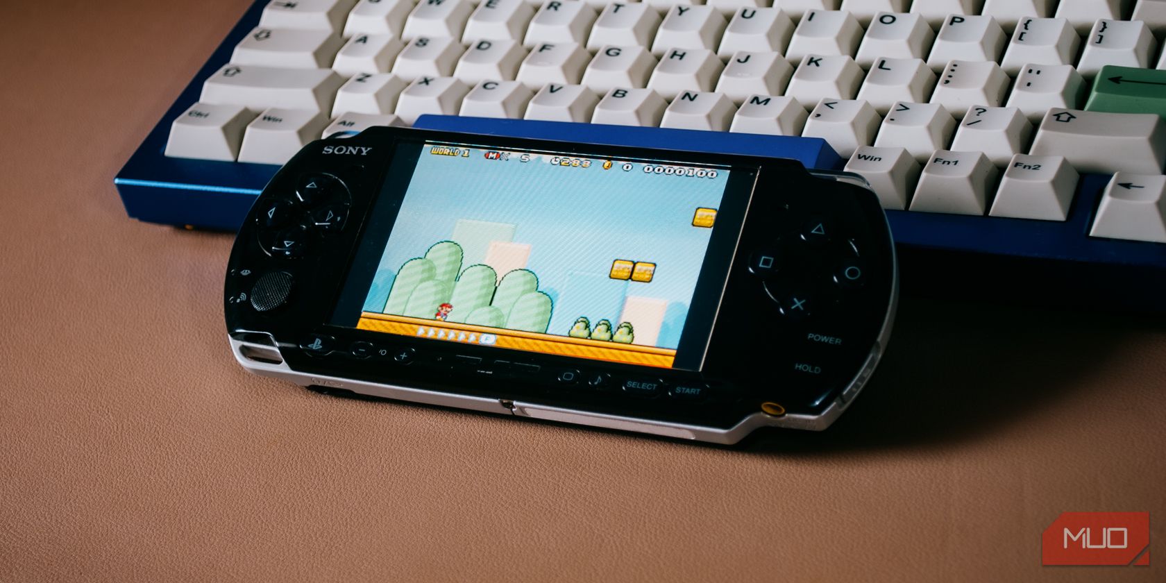 /nl/images/psp-on-a-keyboard-playing-mario.JPG
