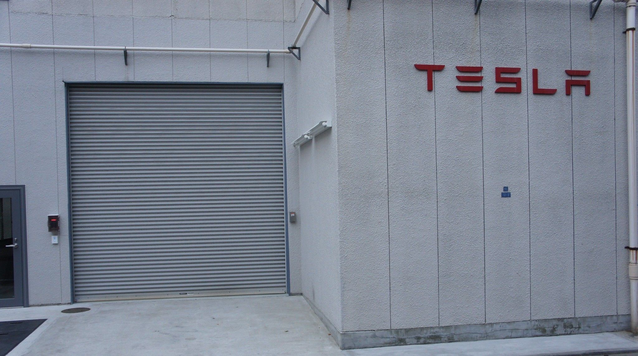 /nl/images/tesla-garage-1.jpg