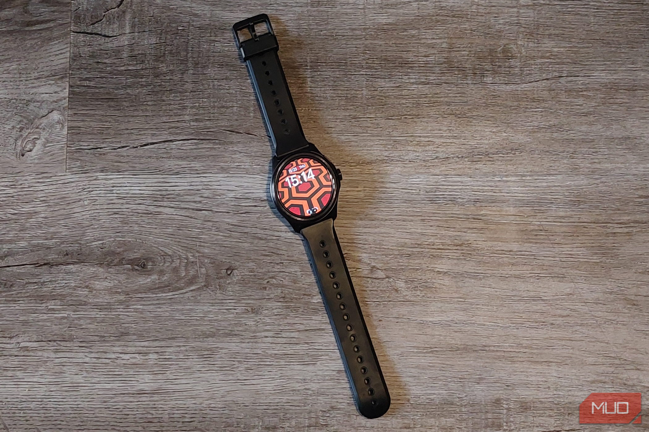 /nl/images/ticwatch-pro-5-pattern-display.png