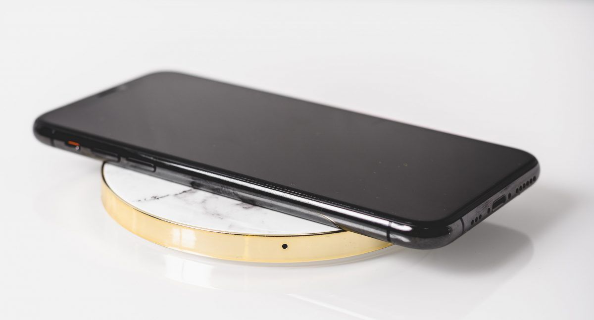 /nl/images/wireless-charging-iphone-e1626369195210.jpg