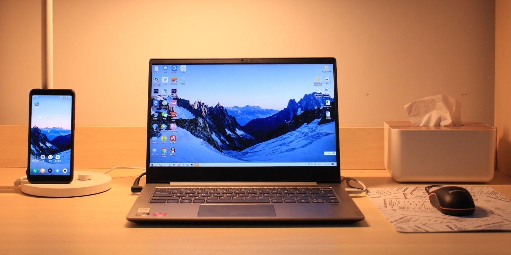 /pl/images/a-grey-laptop-and-a-phone-on-a-table.jpg /pl/images/a-grey-laptop-and-a-phone-on-a-table.jpg