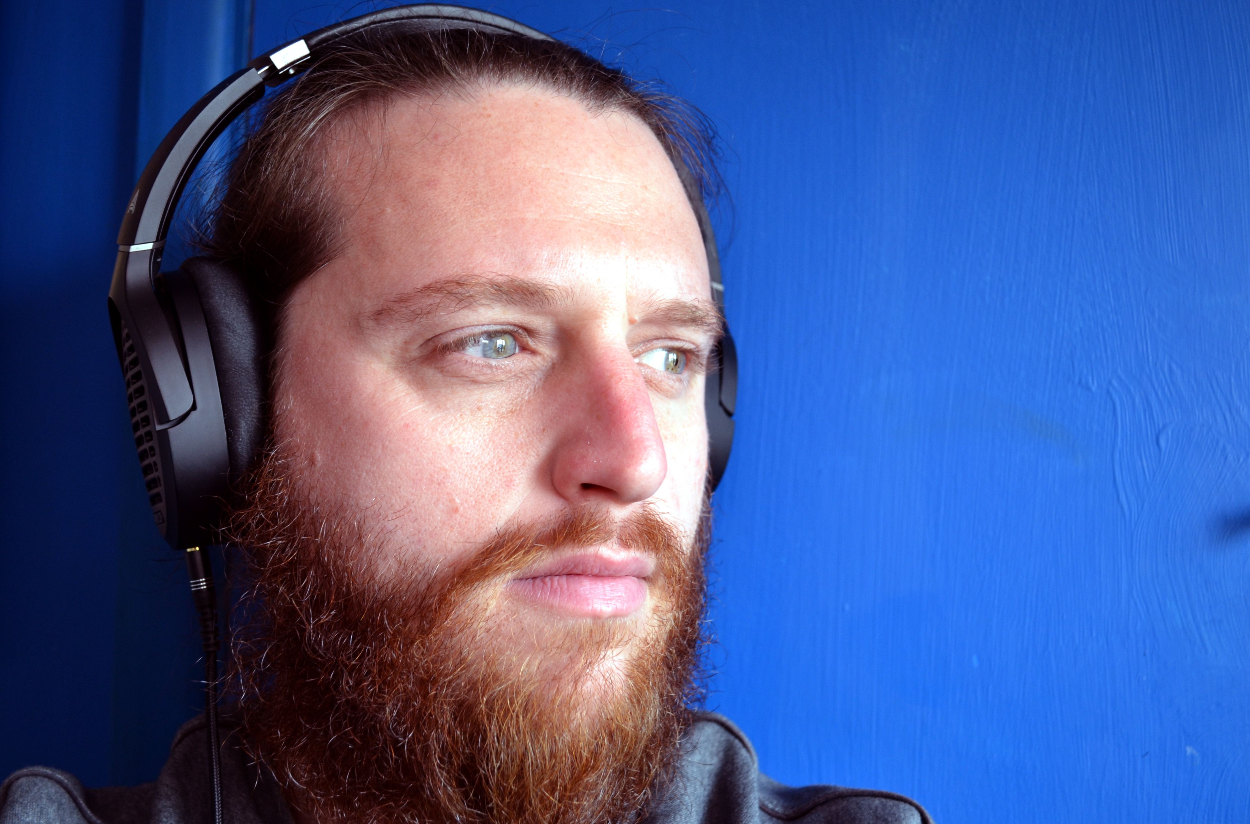 /pl/images/audeze-lcd-1-wearing.jpg /pl/images/audeze-lcd-1-wearing.jpg