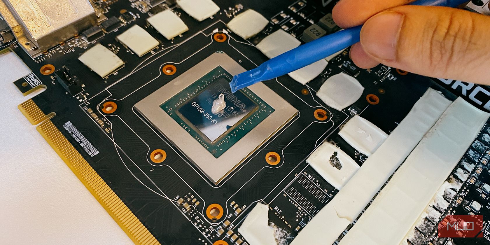 /pl/images/dot-of-thermal-paste-on-gpu.JPG