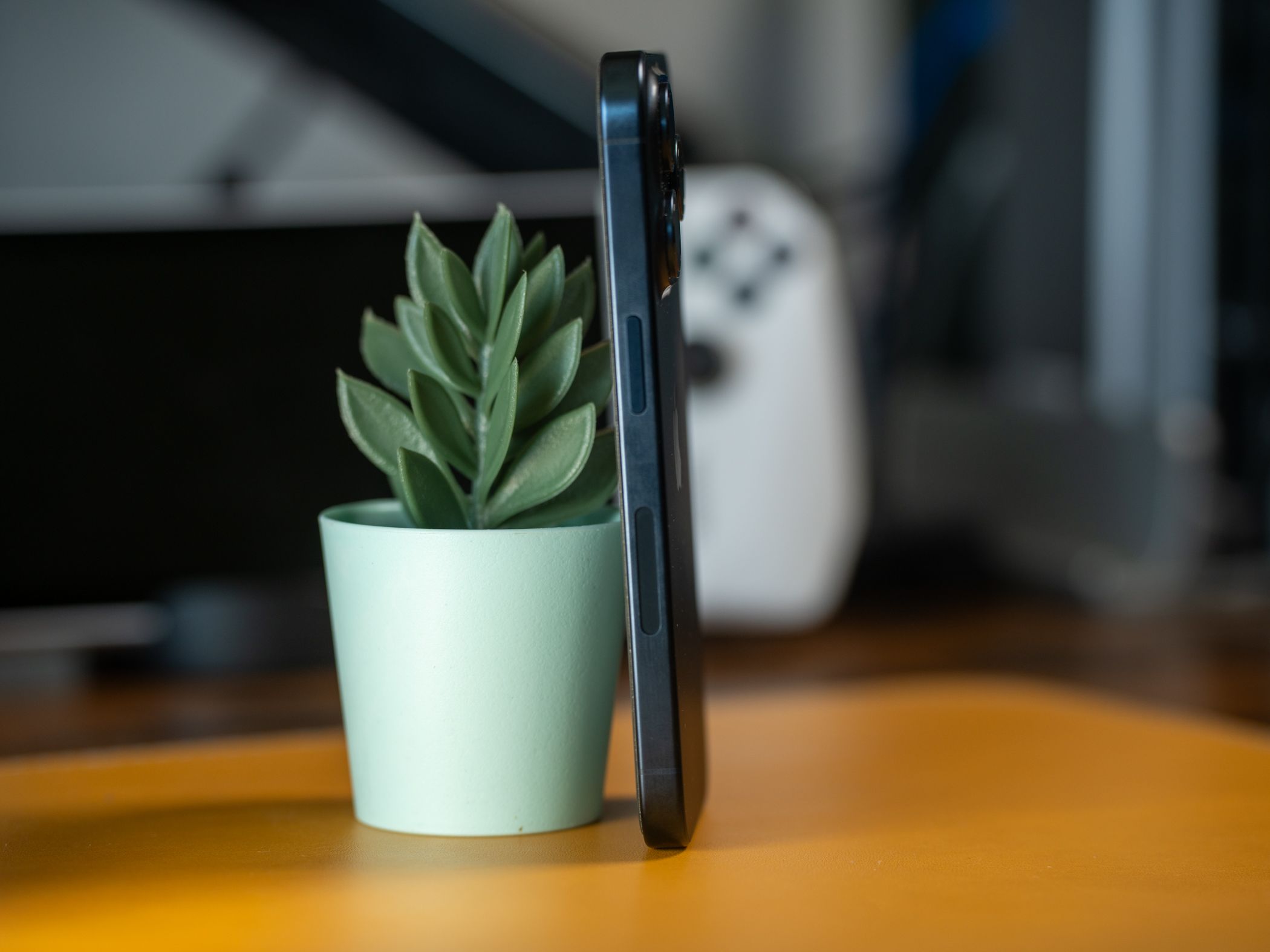 /pl/images/iphone-15-pro-right-side.jpg /pl/images/iphone-15-pro-right-side.jpg