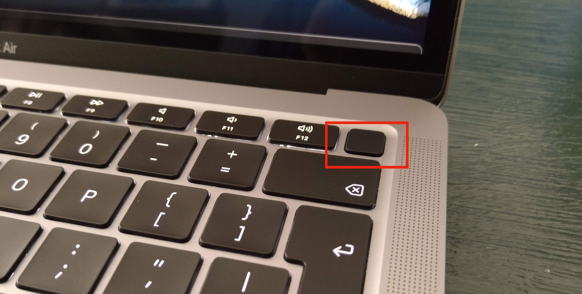 /pl/images/macbook-air-power-button.jpg /pl/images/macbook-air-power-button.jpg