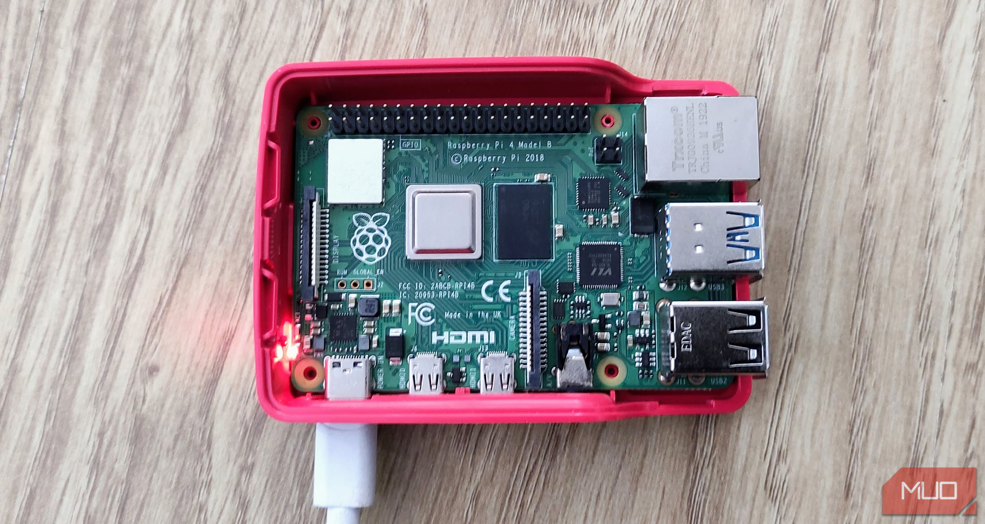 /pl/images/raspberry-pi-4-power-led.jpg