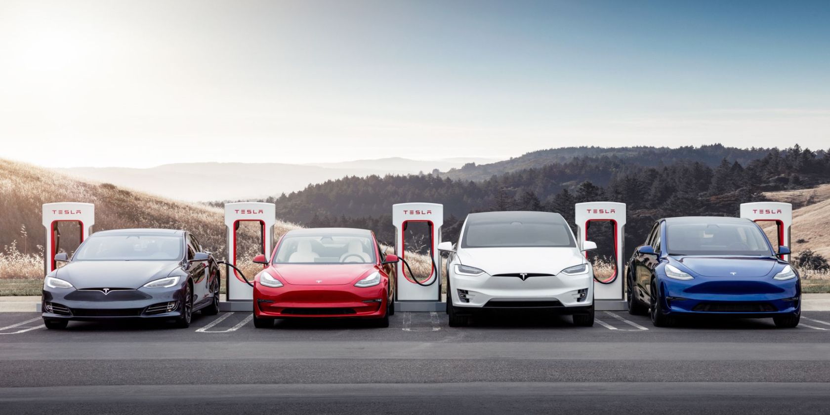 /pt/images/Every-tesla-model-charging-at-superchargers-reduced.jpg
