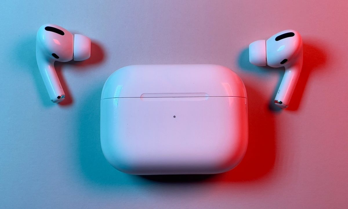 /pt/images/airpods-pro-on-table.jpg