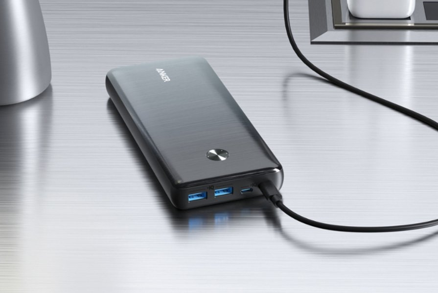 /pt/images/anker-powercore-iii-elite-plugged-into-an-outlet.png