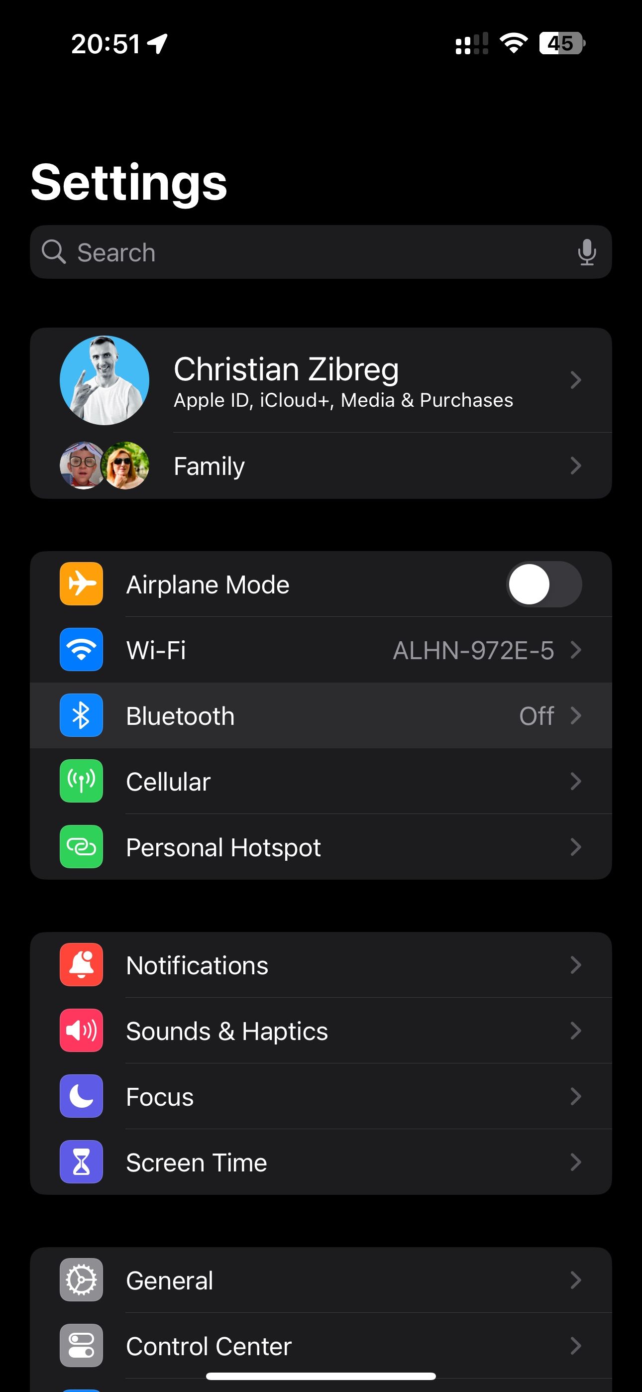 /pt/images/apple-ios-17-settings-app-bluetooth-section-disabled-highlighted.jpg