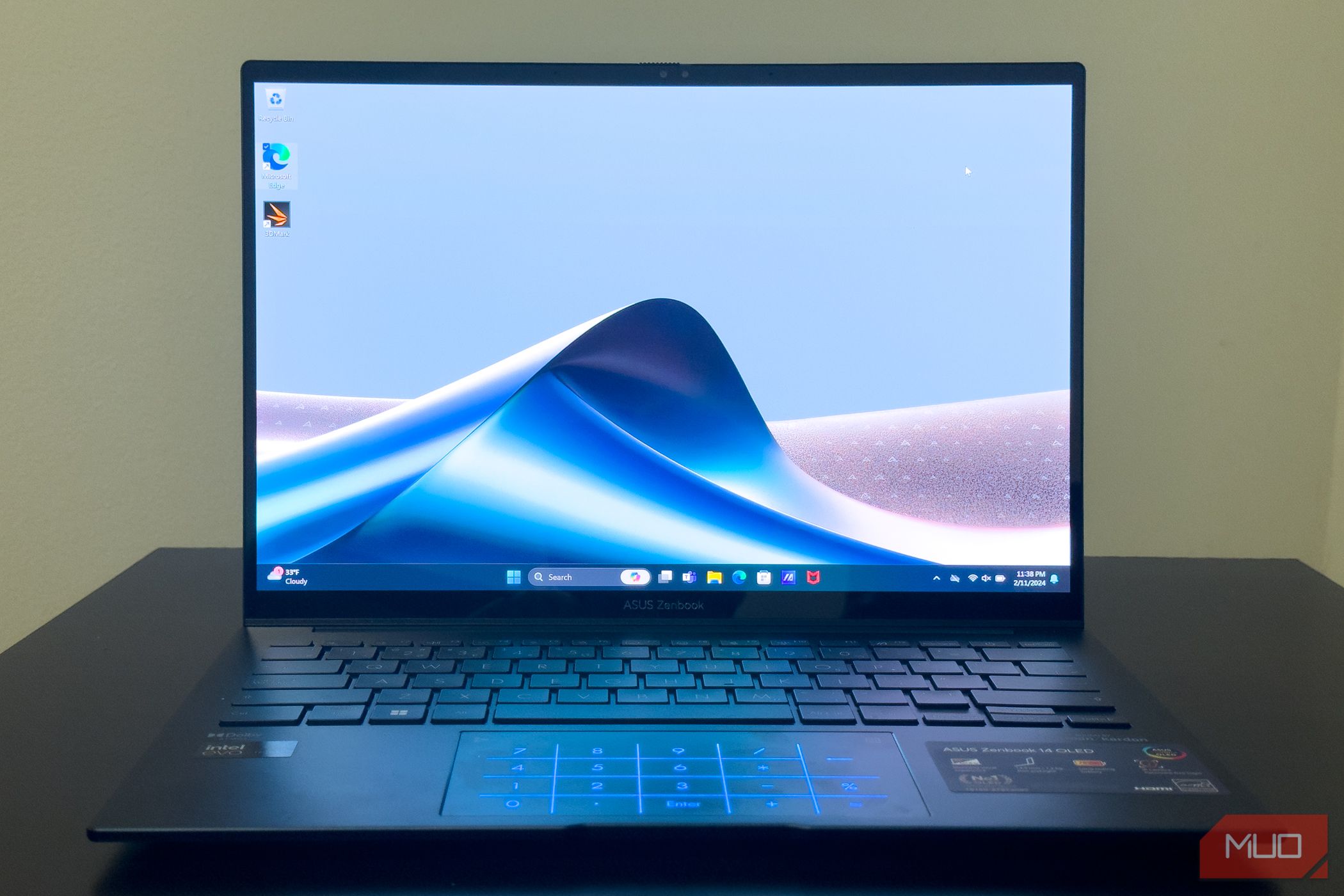/pt/images/asus-zenbook-14-oled-display.jpg