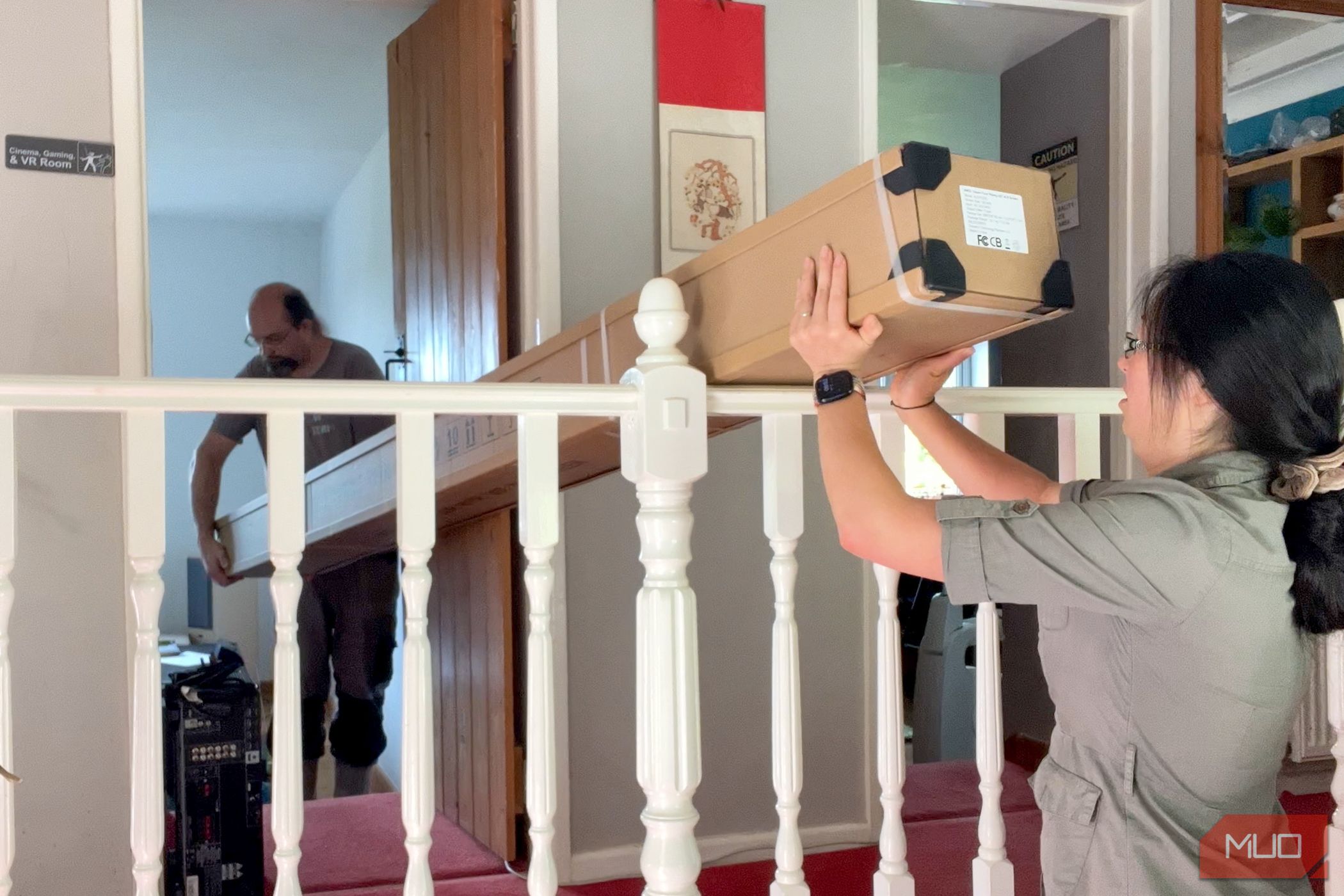 /pt/images/awolvision-ltv-3500-getting-screen-into-living-room.jpg
